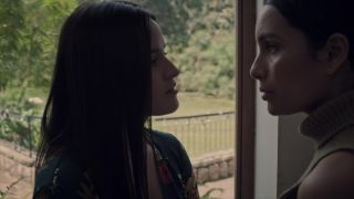 Susana Rojas, Alicia Jaziz - Ingobernable s02e07 (2018) HD 1080p!!!-3