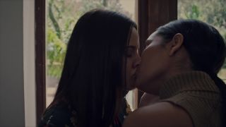 Susana Rojas, Alicia Jaziz - Ingobernable s02e07 (2018) HD 1080p!!!-6