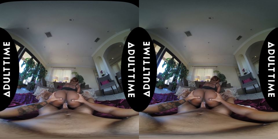 Up Close VR with Tessa Thomas - Tessa Thomas Quick View P...