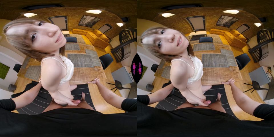 Explosive Soothing - Smartphone - Shaved pussy