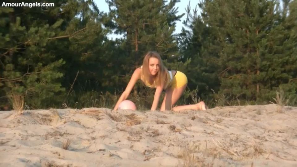 AmourAngels 2019-09-EMPTY BEACH-2009-10-28