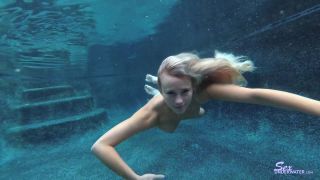 SexUnderwater e1054 Addie Andrews UW Model Training (mp4)-9