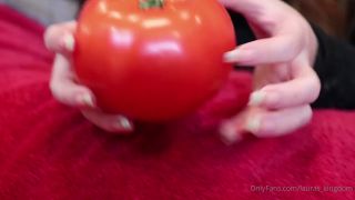 fetish LaLaLaura aka lauras_kingdom - 09-15-2024 OnlyFans Video - Victorias Tomato Claw video LaLaLaura-0