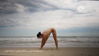 AMWednesday Exhibitionism 540918099117875200  01 538451225650143233-8