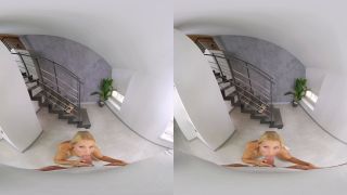 Horny Housewife - Smartphone VR-1