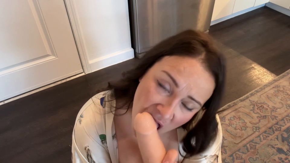 Chase Layne - Your hot neighbor loses her cat