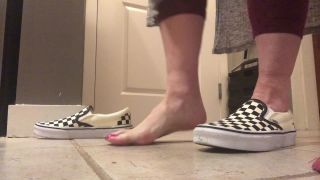 Beneathmytoes Taking my shoes off - 08-11-2019 - Onlyfans-2