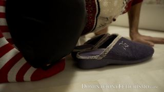 DOMINACIONYFETICHISMO - Christmas Punishment With A Slipper For Disobeying.-3
