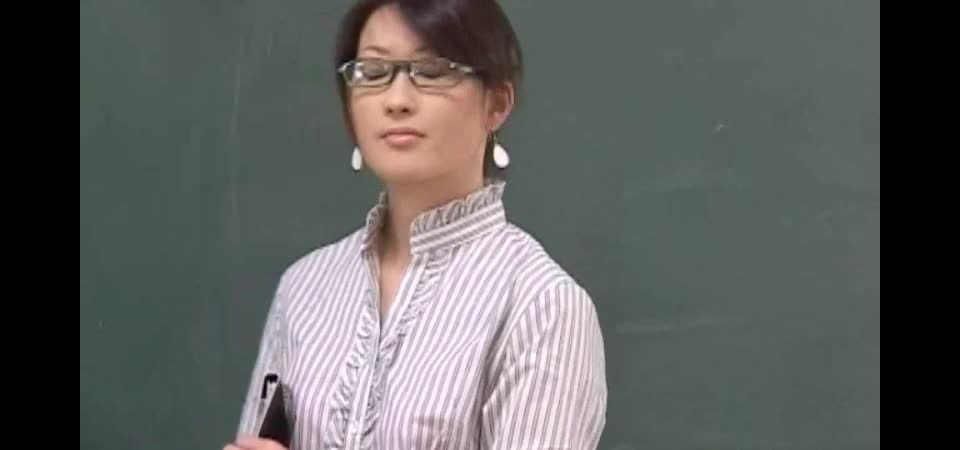 [hotspanker.com] Good Girl’s Revenge – Teacher gives Sound Spanking to Chihiro