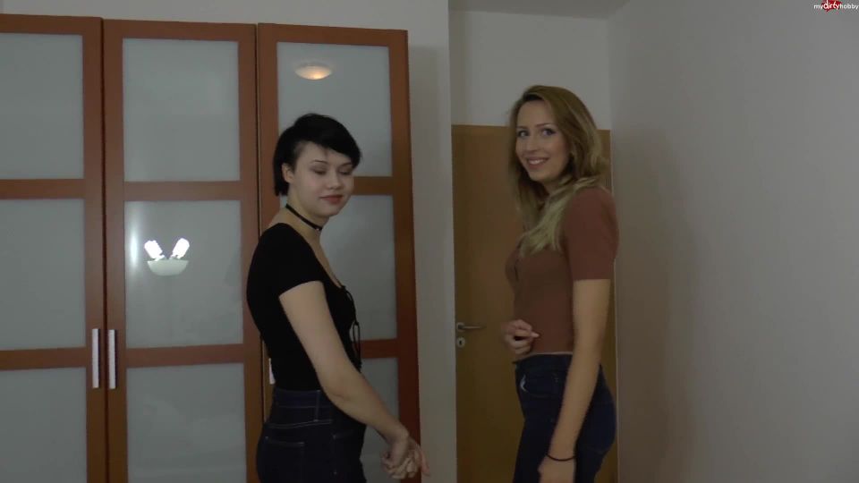 ShyAdela - Mein 1. Nacktvideo  on german amateur webcam tits