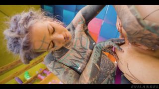 Anuskatzz & Wildwuxx - Fisting & Toys - Lesbians-2
