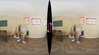 CHLOE TOY'S WHITE LIE WANKING IN THE CLASSROOM (VR180 3D-1