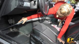Katerina Hartlova Katerina-Hartlova 20 07 03 Cleaning Car At Gas Station 1080p-3