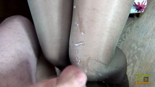 (60FPS) CUM ON LEGS IN SEXY NYLON PANTYHOSE - SANYANY CUMSHOT -7