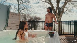 Mark Me Trae Frutitas Mientras Me Bao En El Hot Tub 1080p-0