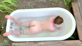 Mercy West - Outdoor Bathtub Chill Time-3