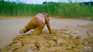 [K2S.CLUB] LyndraLynn - Orgasmus im schlammsee - FullHD 1080P-6