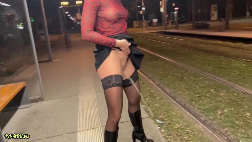 online xxx clip 44 Dollydyson - Ich muss dringend mal und keine Toilette ist in der Nahe  | fetish | femdom porn august ames femdom
