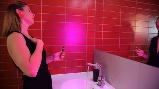 FUCKED HOT BABE IN THE PUBLIC TOILET IN THE BAR! UNEXPECTED CREAMPIE.-2