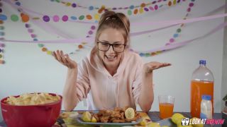 Porn online Kyler Quinn - Mukbang Her -9