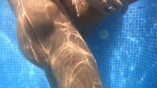 [K2S.CLUB] SnakeDave - Heiße teen Schlampe ChristyLey fickt mit mir am Pool - HD 720P-7