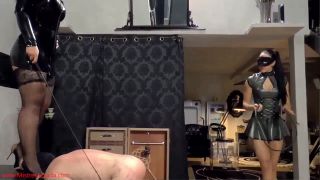 Two whips, one victim.-8