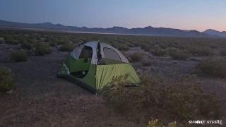 Devon Kockz,Simone Steele - Desert Camping Squirt Session-1