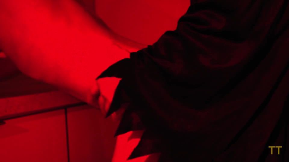 Video Fit Body Big Tits Barbie Goes On Hot Date With Ghostface  Cry...