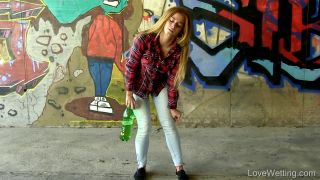 Chrissy Fox's Hot Bladder Bulge Action Revealed-3