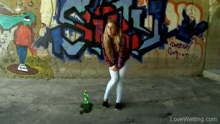 Chrissy Fox's Hot Bladder Bulge Action Revealed-8