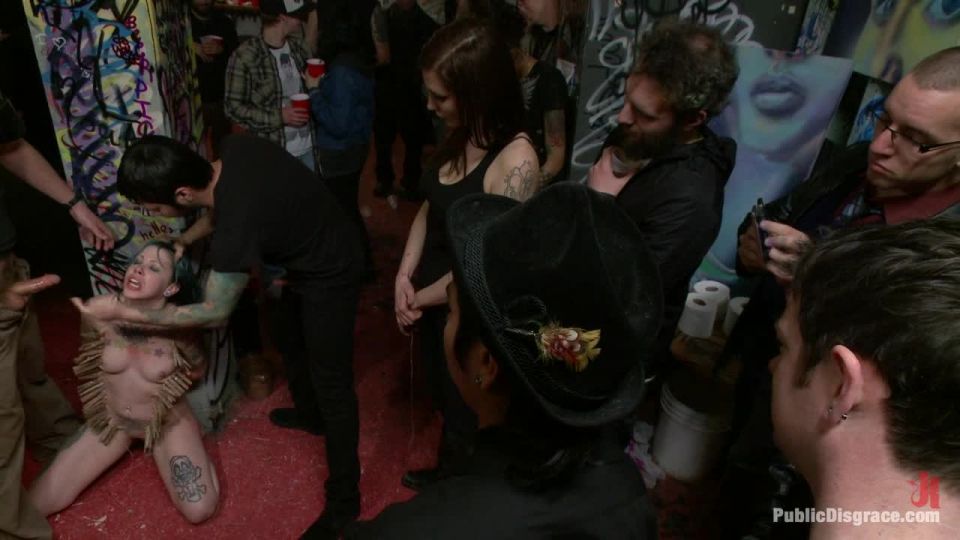 Krysta Kaos House Party (Fisting porn videos)