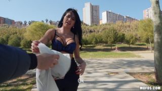 Public pickups - linda black-3