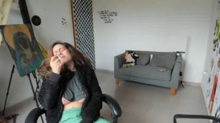 Big Tits Milf baila trap y termina denuda-4