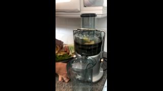 Steph in Space () Stephinspace - i was gifted a new juicer for my birthday and i was so excited about it i had to take a v 06-08-2020-1