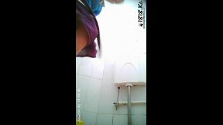 porn video 30 real hardcore porn Spy Toilet in the shopping center, amateur on amateur porn-2