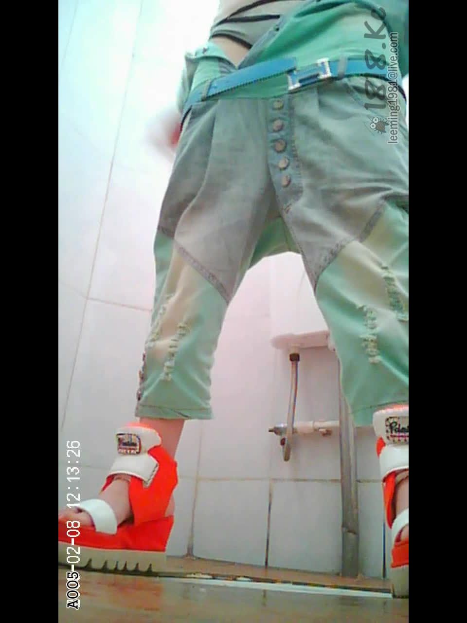 porn video 30 real hardcore porn Spy Toilet in the shopping center, amateur on amateur porn