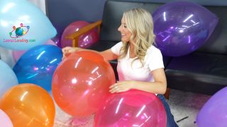 Custom Fetish - Bunny Pin Pops 16 Inch Again 4K - Fetish-4