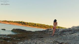 Gentlyperv Cums On Misssexyroom At A Beach. A Beautiful Real Troia Italiana At Work 1080p-4