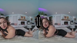 UP CLOSE VR  Scarlett Alexis Relishes On Kyle Mason Grabbing Her Tits B-1