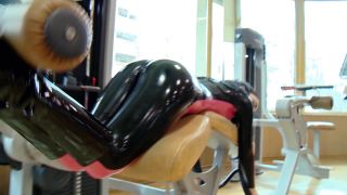 latex-girl.03297-3