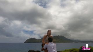 Sammm Next Door - Fuck me by the Ocean in Hawaii - Public Sex Amateur Couple [720p] - Teen-8
