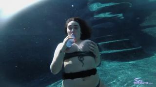 Sexunderwater.com- Piage Playing Around - Paige Taylor Dildo Play - (Feet porn)-2