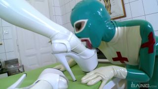 Clanddi Jinkcego And Lucy Latex Get Physical On The Medical Table-3