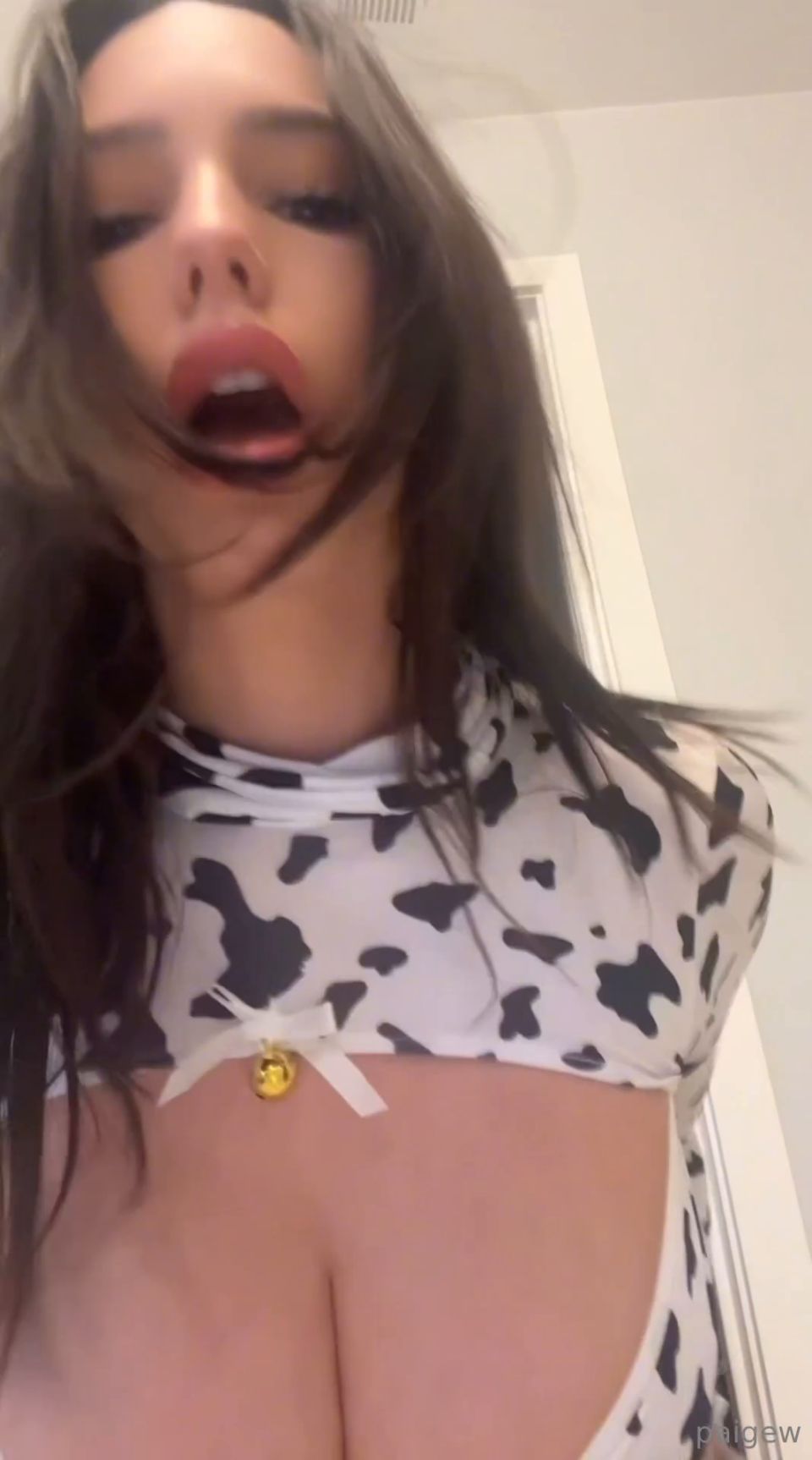 Paige Woolen: Explicit Talk & Bouncy Nipples Must-See On Onl