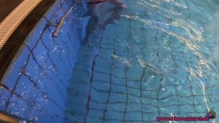 Hannasecret - hanna klaert sich den bademeister-2
