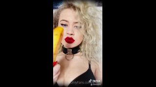 Onlyfans - Lexxy - yImagineaz idac ar fi fost a ta in locul acelei banane - 04-11-2020-5