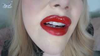 Lulublue - Giantess Eats Handfuls Of Tiny Men.-2