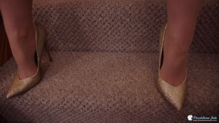 Ivy L - UNDERBOOB JERK.-4