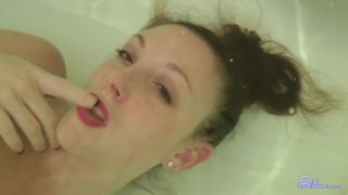 Sexunderwater.com- Melanie Hicks - Underwater Bathtub Girls-3