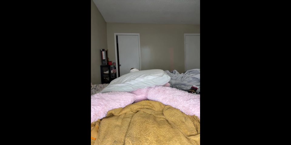 fetish Waifumiia WaifuMiia Teases on Couch in Steamy Sextape Video